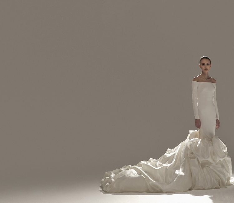 ステファン・ローラン | ウェディングドレスショップ【MIRROR MIRROR】